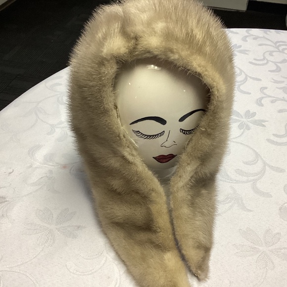 MINK FUR COLLAR. WRAP. - Picture 1 of 6